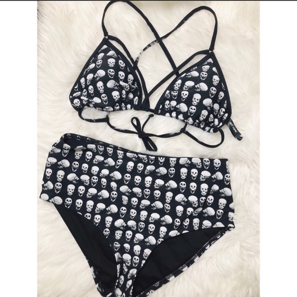ISO high waist skull bikini Hot Topic - Picture 6 of 8